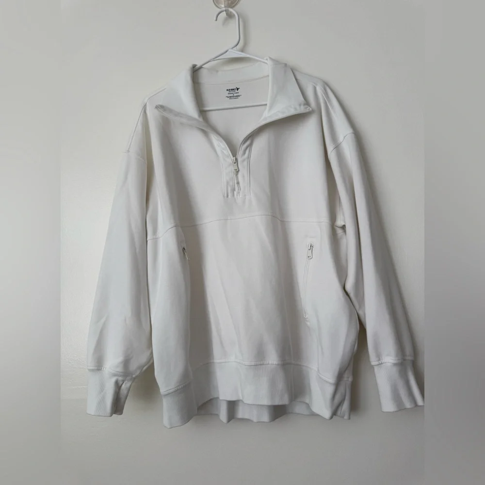 Old Navy Women's White Quarter-Zip Sweatshirt - Picture 2 of 4